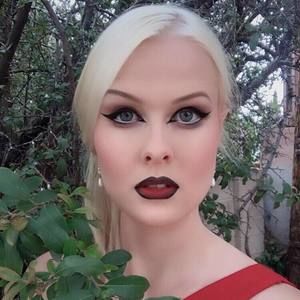 Meet your Posher, Zoë